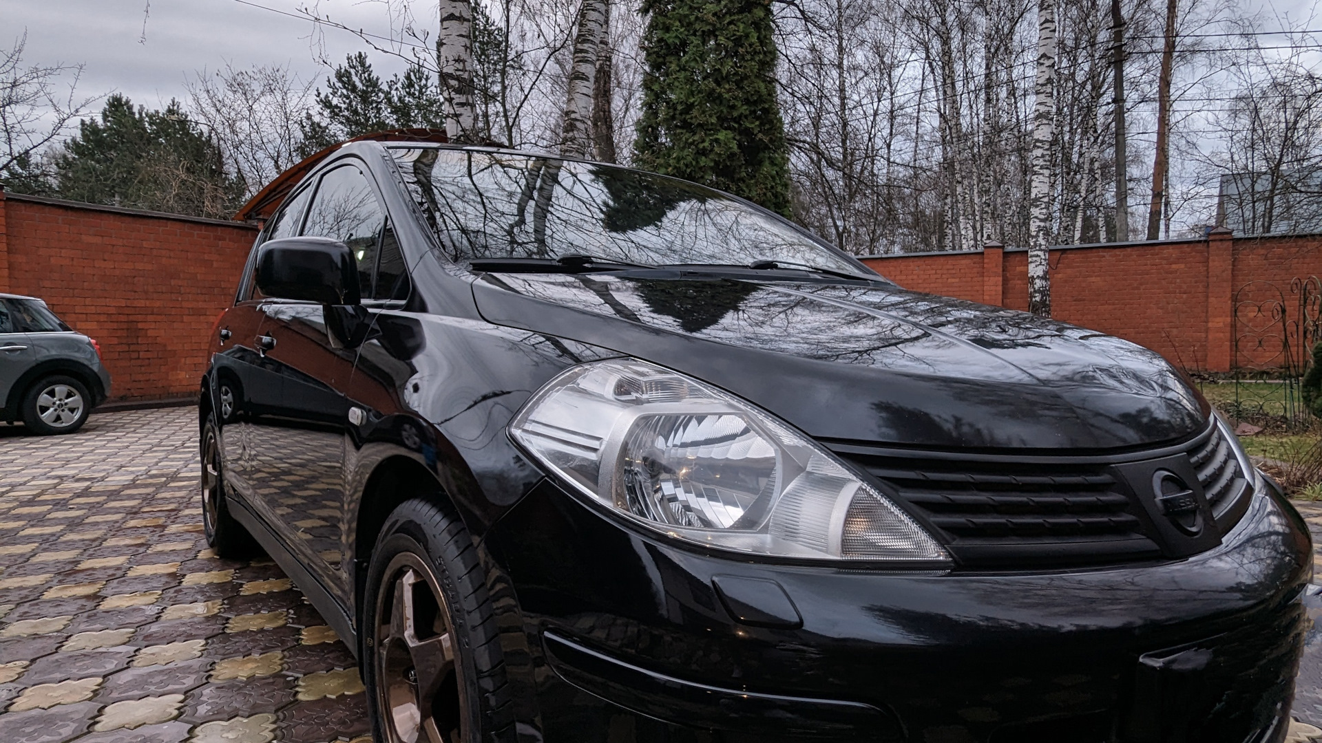 Nissan Tiida (1G) 1.8 бензиновый 2008 | #Стиль на DRIVE2