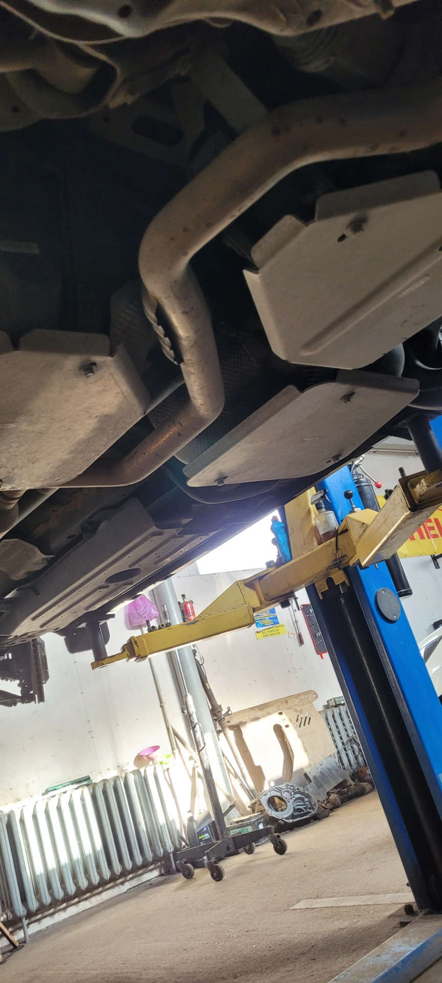 При замене колодок оказалось что машина то поломалась… — Haval Dargo, 2 ...