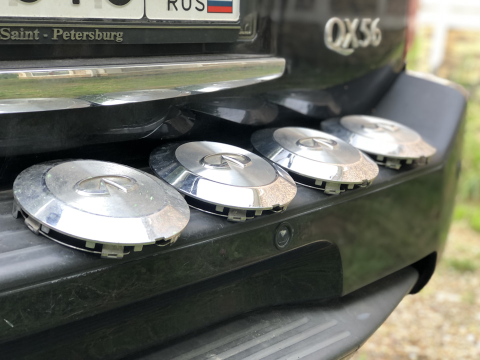центральные заглушки на диски — Infiniti QX56 (1G), 5,6 л, 2004 года ...