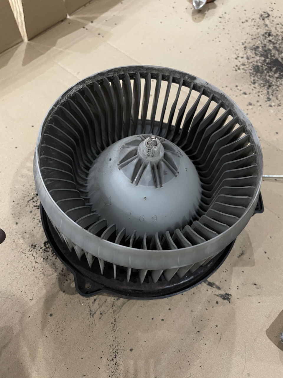 Замена моторчика печки и отличие печки правого и левого рулей — Lexus ...