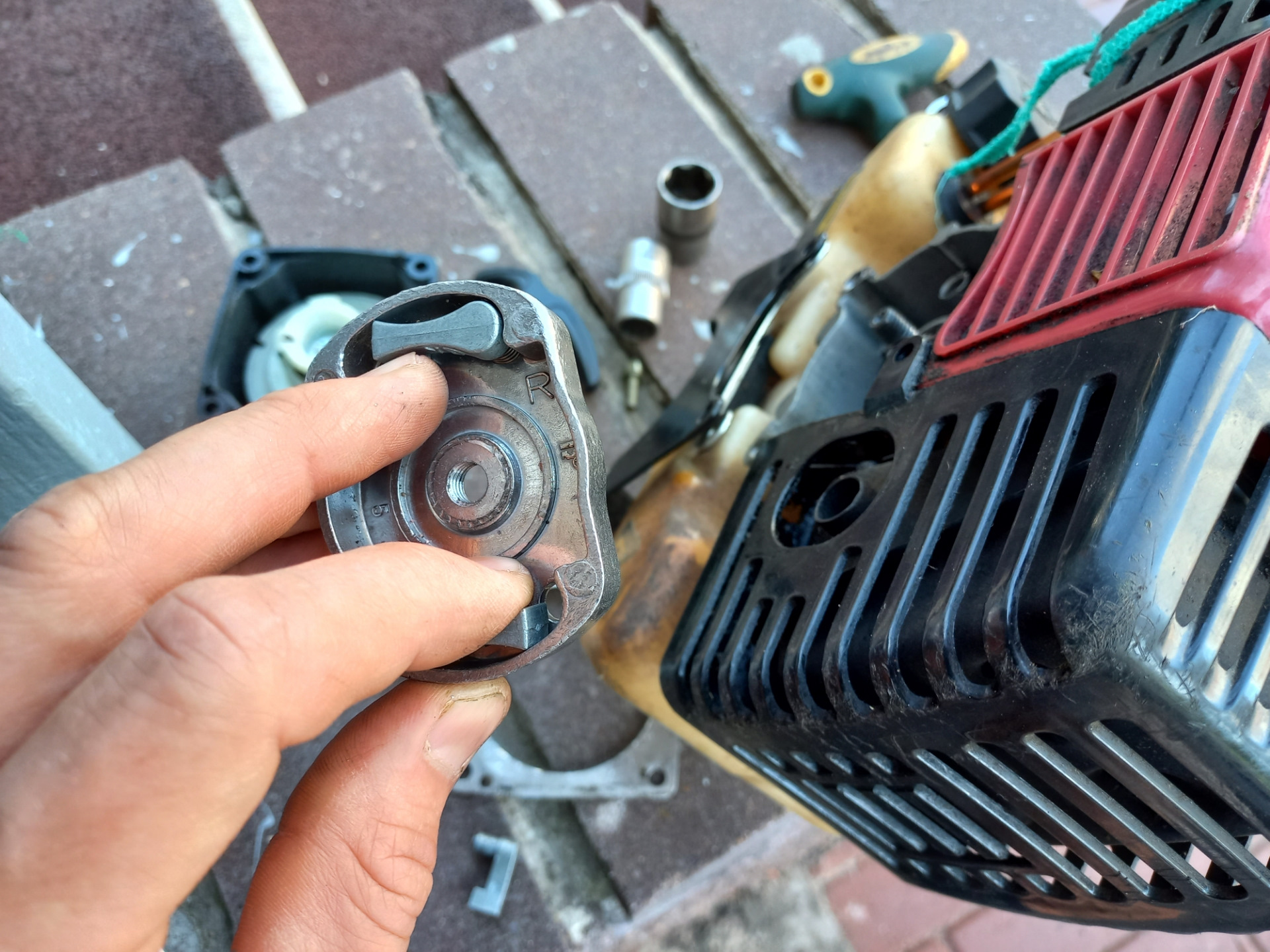 Двигатель для травокосилок Husqvarna 128 R - цена в Москве, купить запчасти Хуск