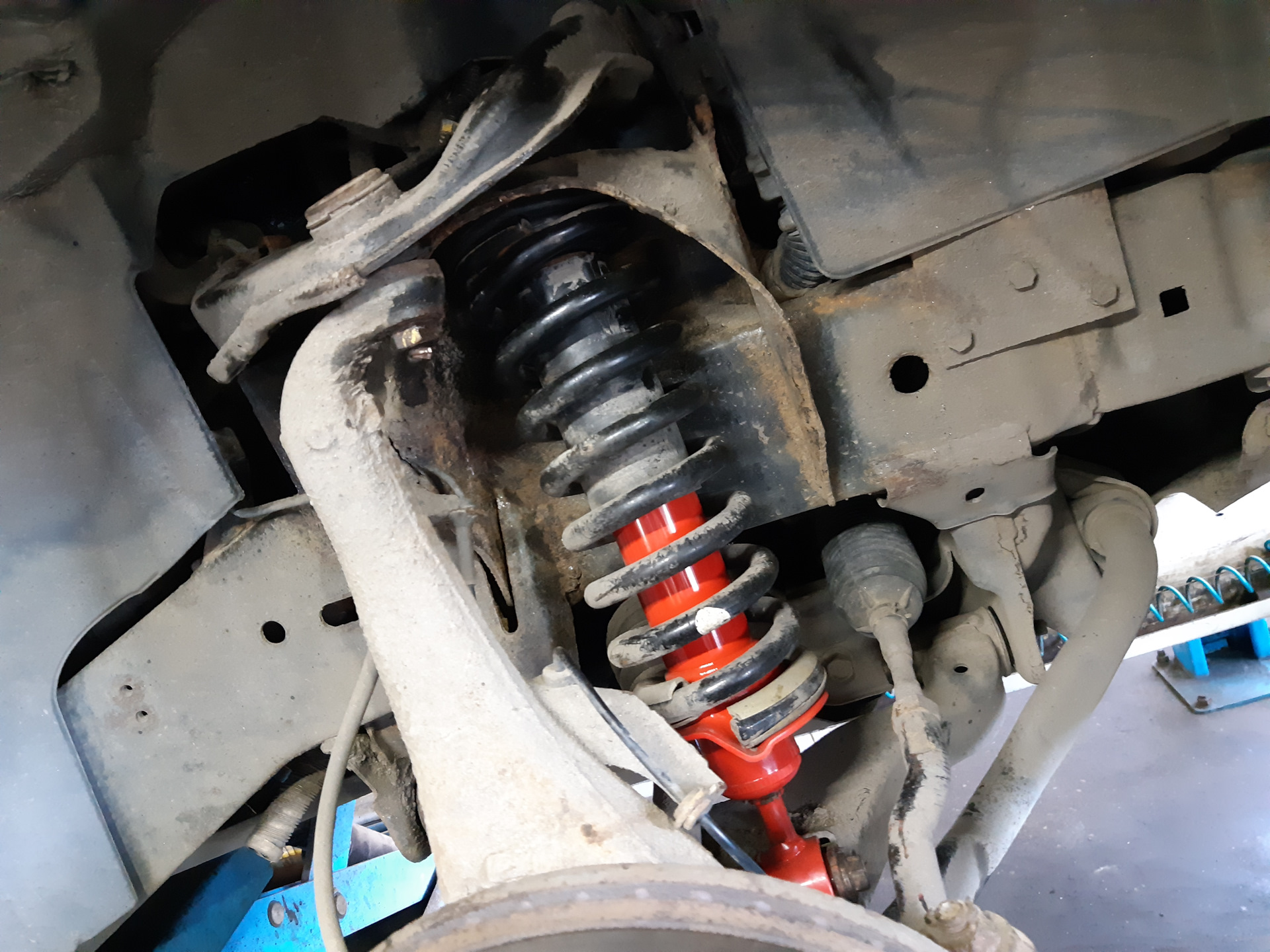 Амортизаторы передние Skorched4's — Ниссан Патфаиндер R51 — Nissan ...
