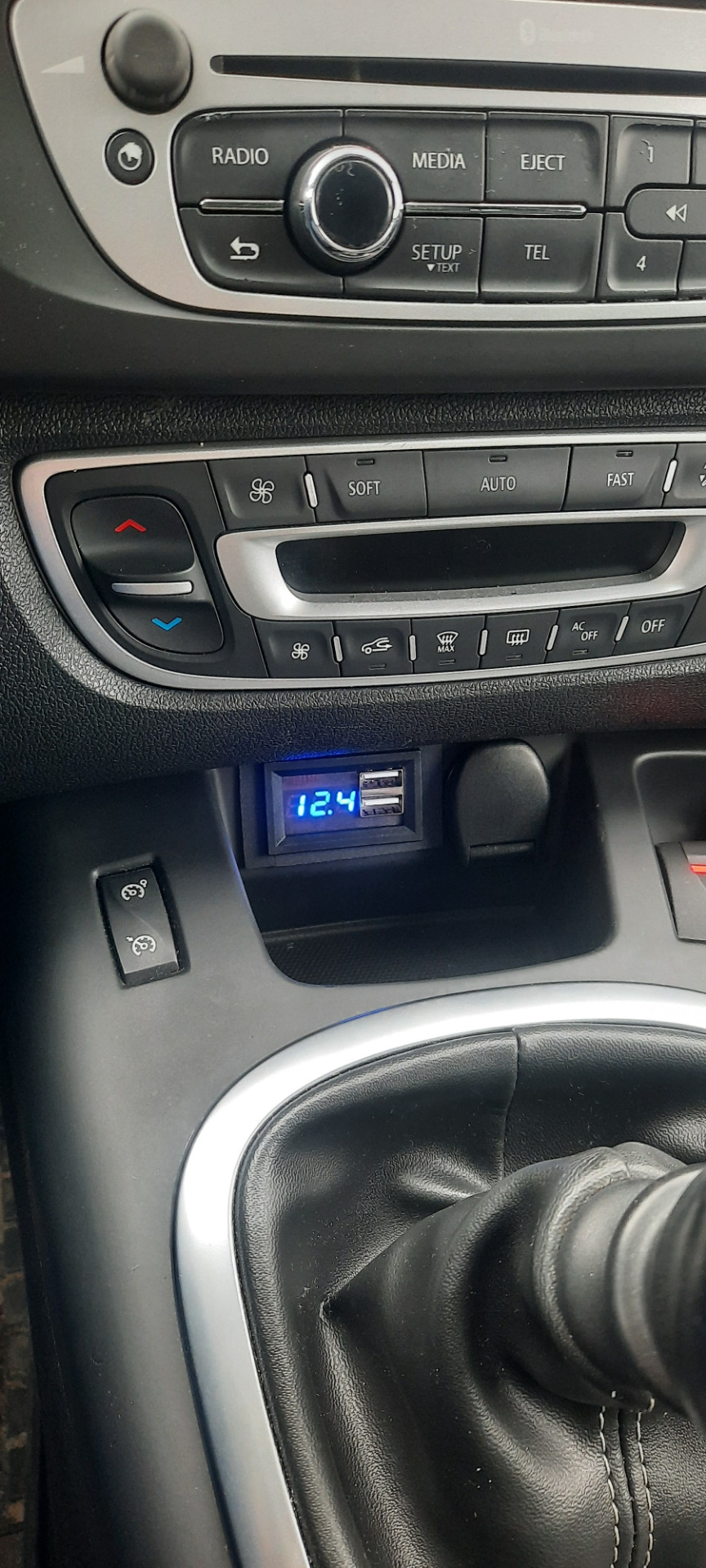 Usb зарядка+вольтметр, вместо заглушки😏 — Renault Grand Scenic III, 1,5 ...