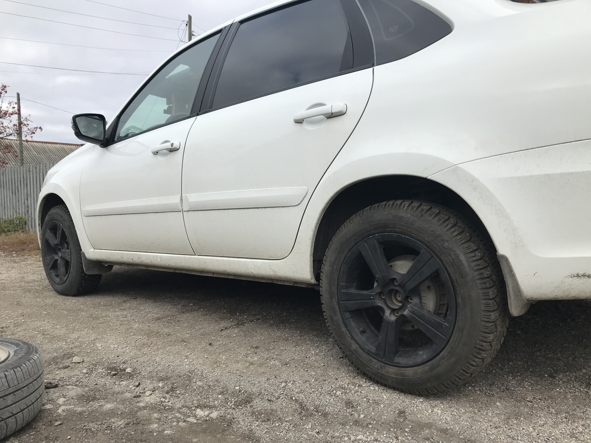колеса р15 185/65 — Lada Гранта (2-е поколение), 1,5 л, 2019 года ...