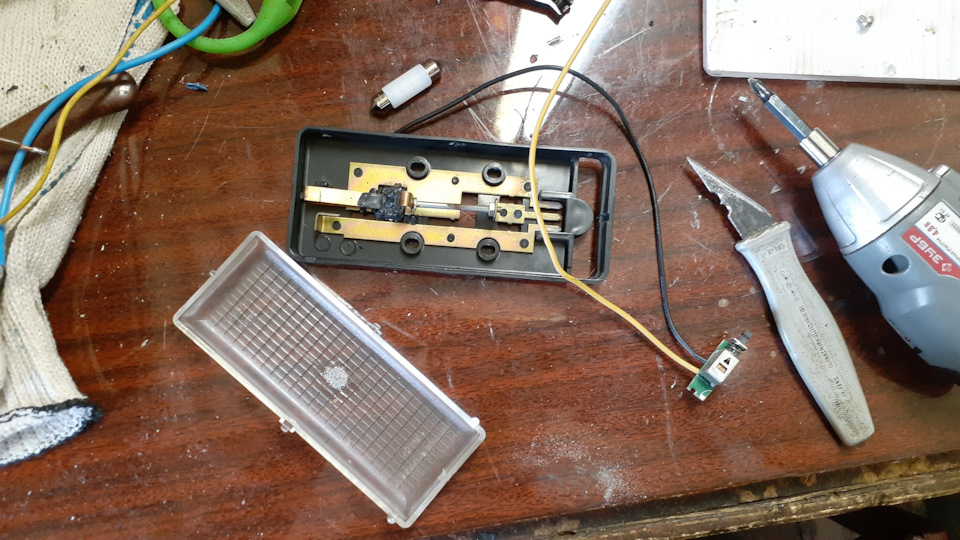 Кнопка выключения салонного света ваз 2112 — Lada 21120, 1,5 л, 2004 ...