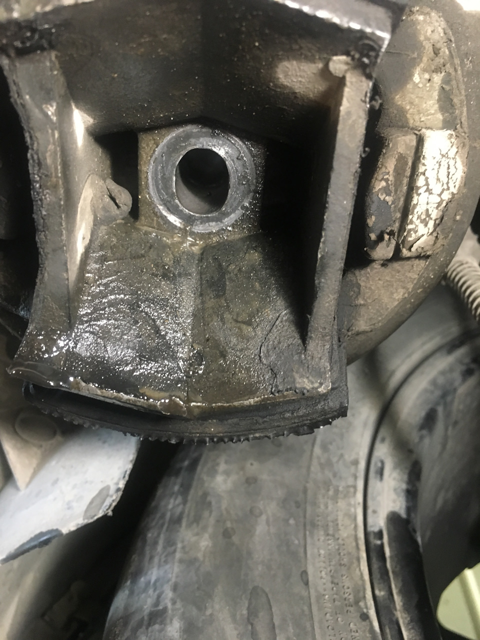 Сайлентблоки задней балки W220 — диагностика задних сайлентблоков ...