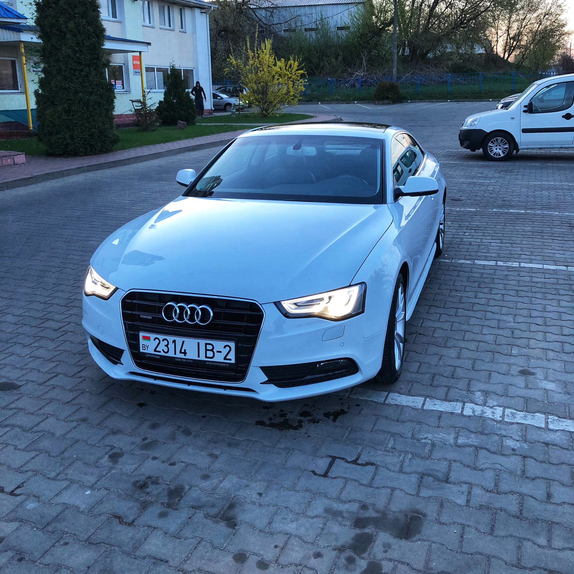 Продам автомобиль ауди. Audi a5 2014. Audi a5 i (8t). Ауди а5 2014. Ауди а5 2011 года.