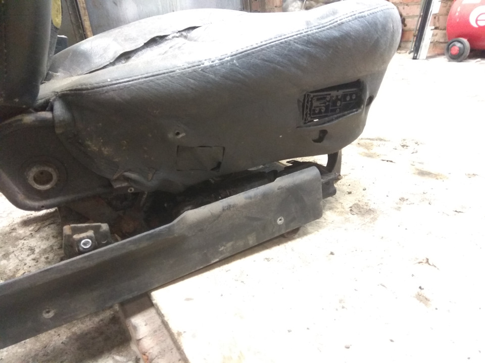 GcAAAgJlqeA-960.jpg
