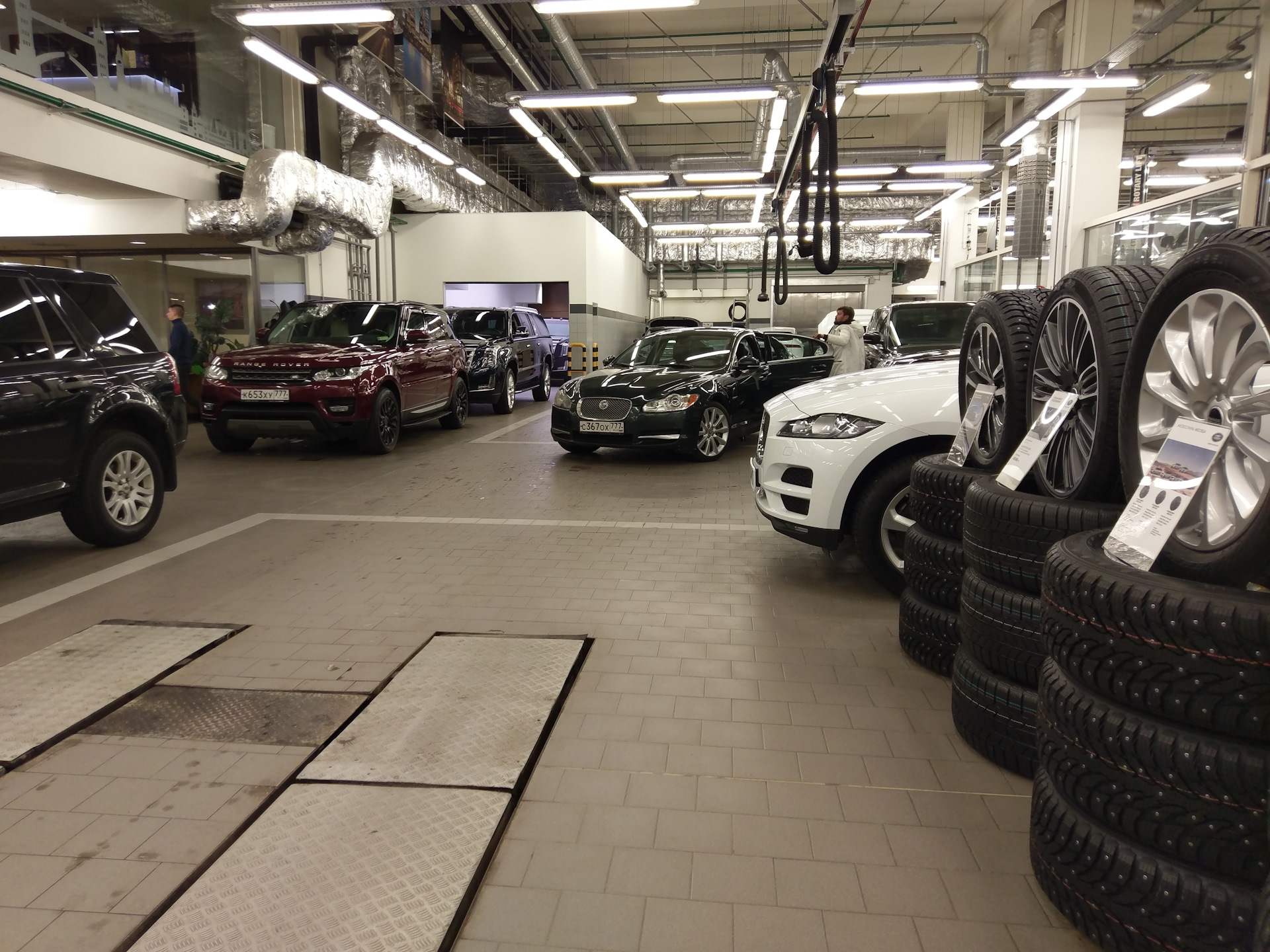 Иллюстрация процесса отзывной кампании автомобилей