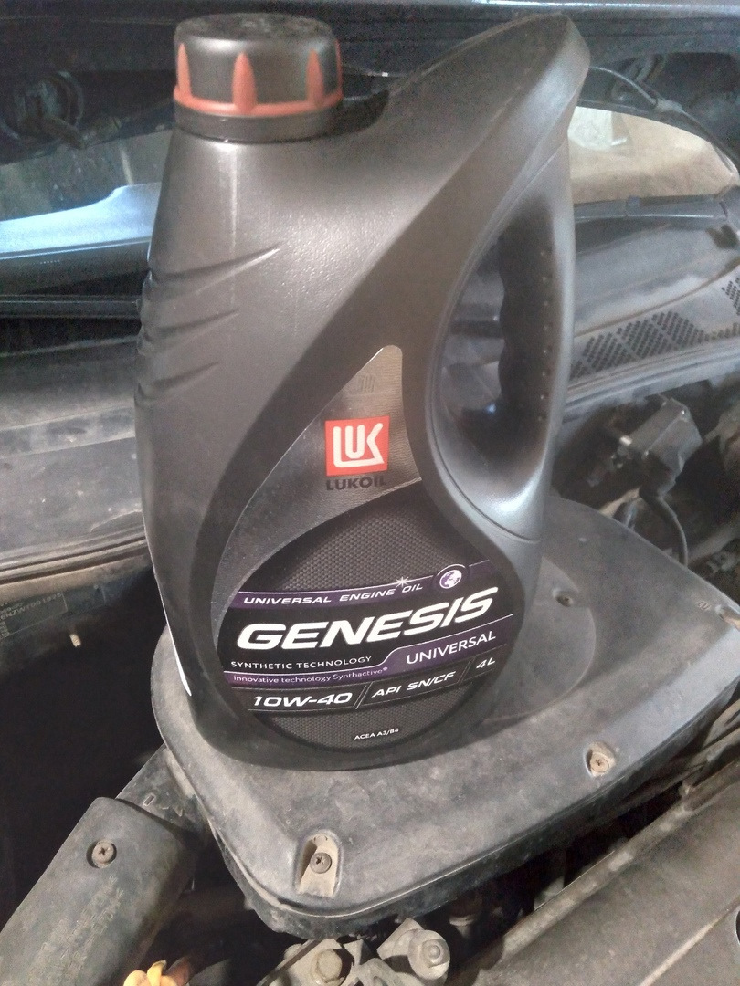 Замена масла. Lukoil Genesis universal 10w-40 — Volkswagen Polo ...