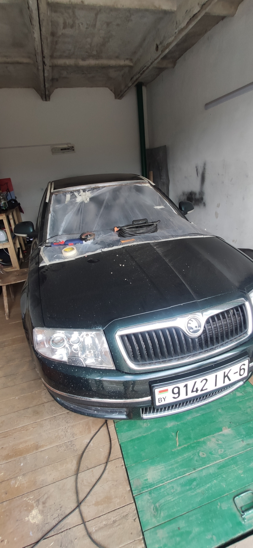 Замена лобового стекла. И фиаско с поводками от а6 с5 — Skoda Superb ...