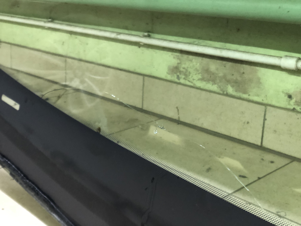 Замена лобового стекла BMW F10 — BMW 5 series (F10), 3 л, 2016 года ...