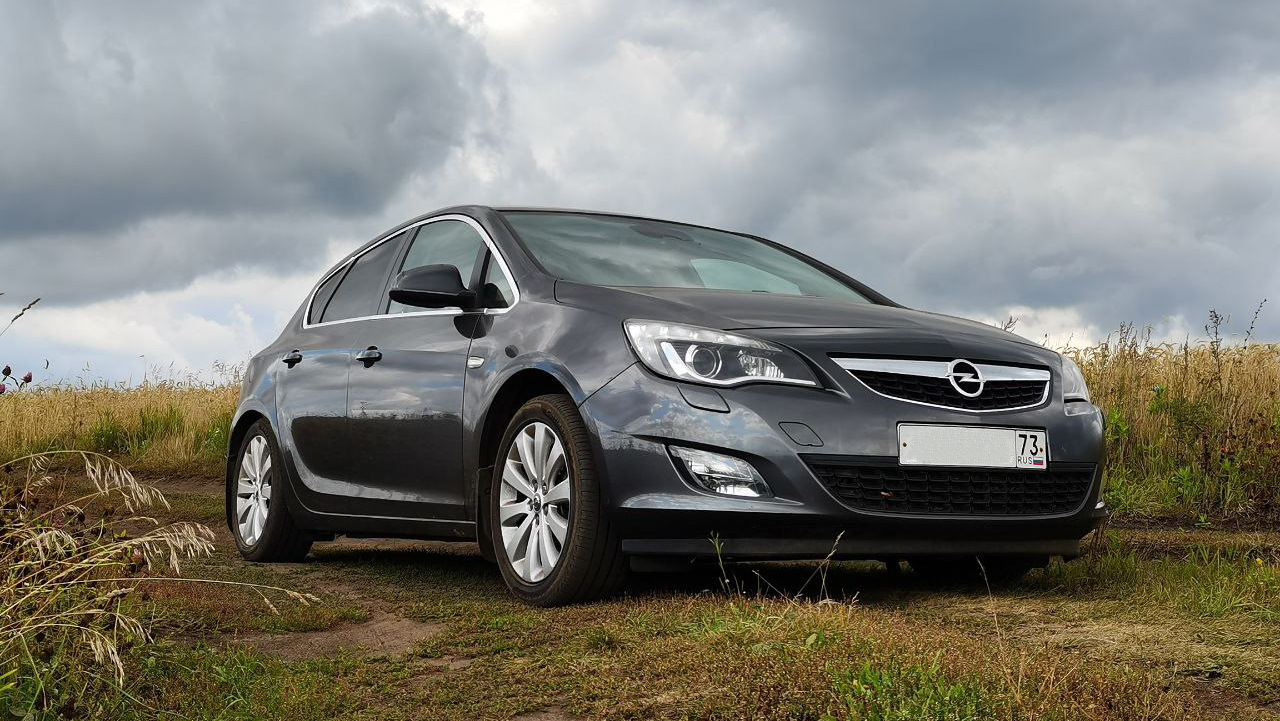 Продажа Opel Astra J 2012 (бензин, АКПП) — с историей обслуживания —  DRIVE2.RU