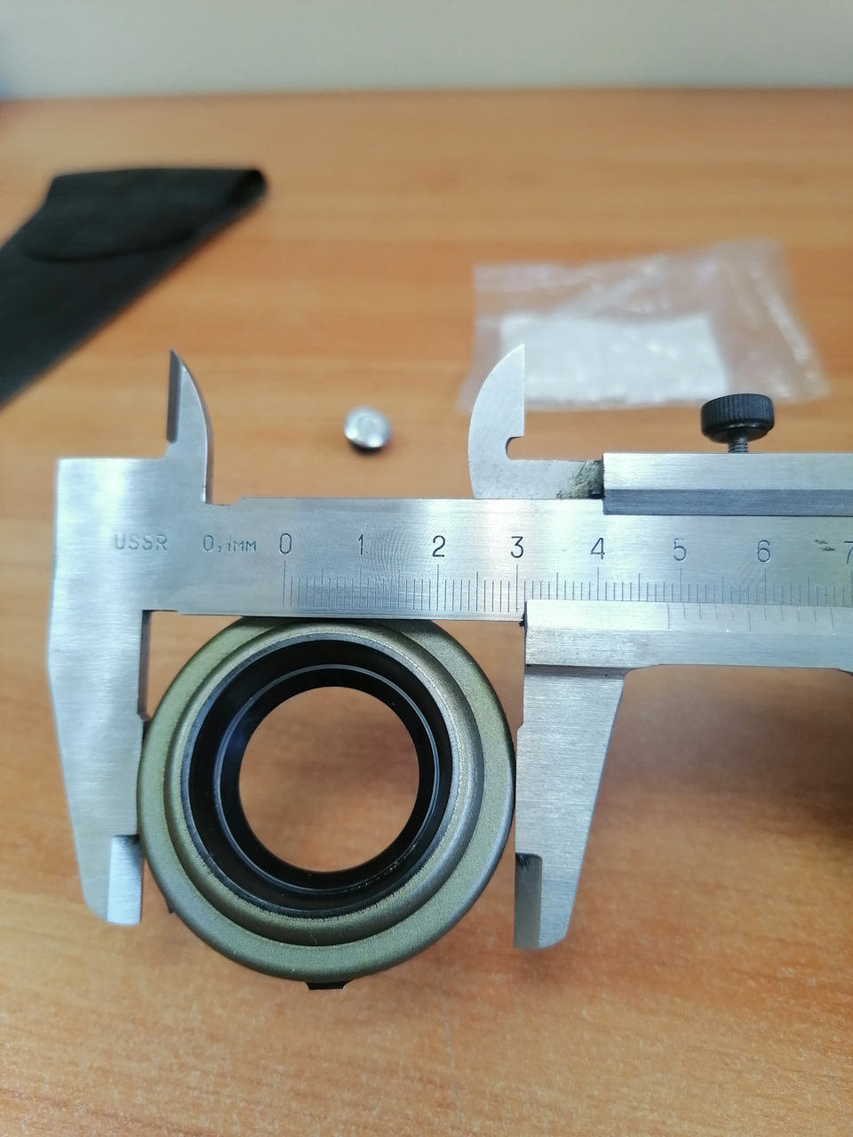 Замена сальников свечных колодцев на ниссан примера р12 с двигателем ...