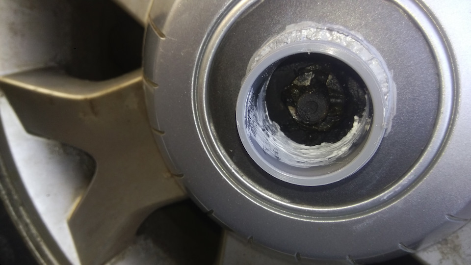 Мой вариант колпаков на мех.крышки хабов — SsangYong Rexton (1G), 2,3 л ...