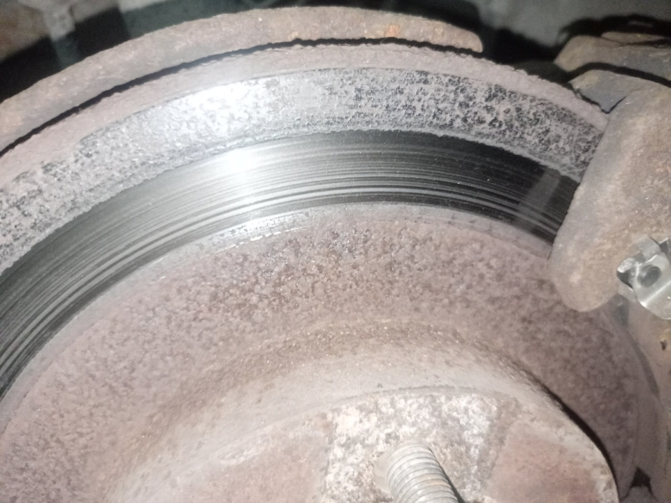 Колодки Ниппартс на ЗТД у меня не осилили 2500 км. — Toyota Corolla ...