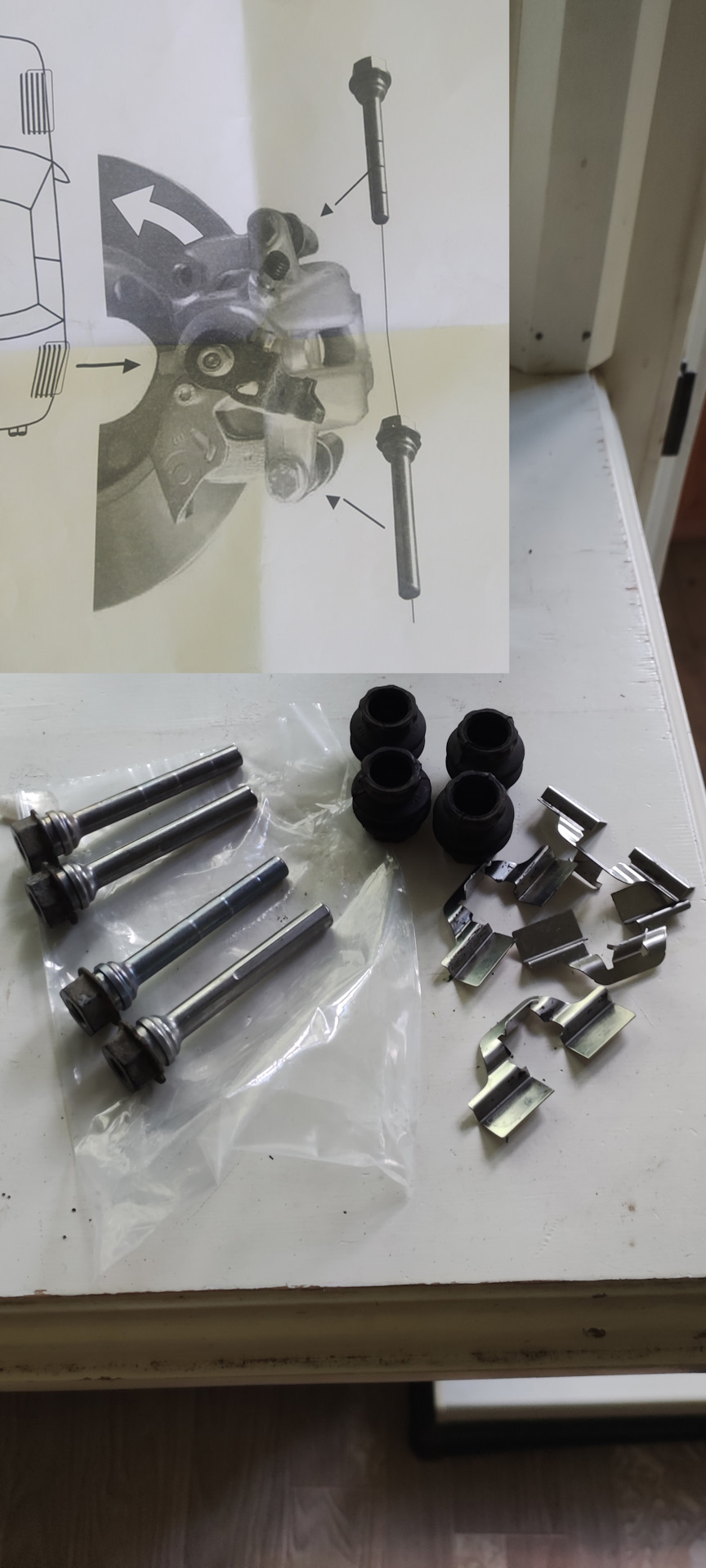 Тормоза часть 3: Задние тормоза, покраска скоб, новые колодки, пыльник ...