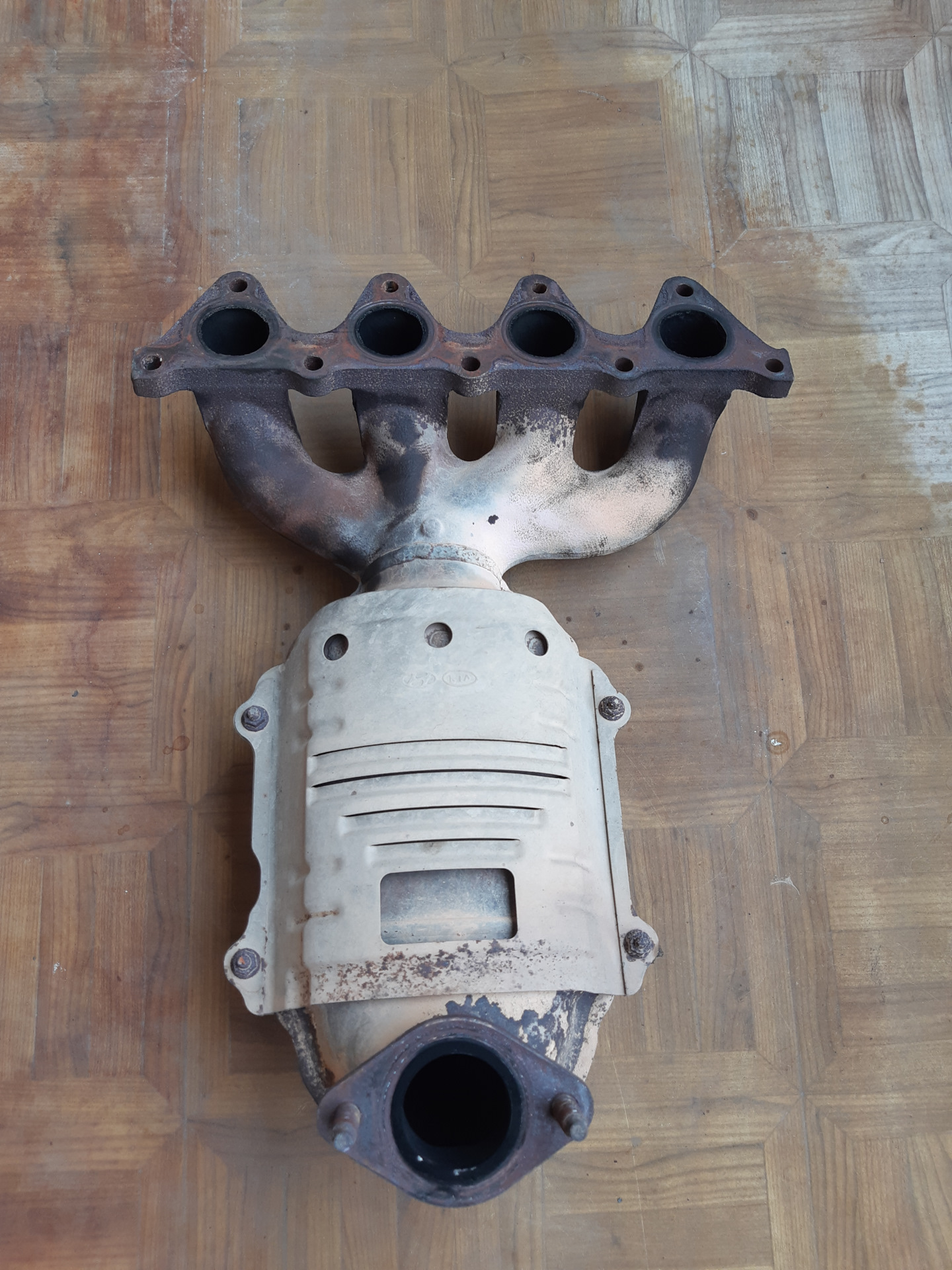 Катализатор хендай акцент. Катализатор акцент новый на хендай тагаз. 8. Катализатор акцент тагаз артикул. Прокладка под катализатор хендай акцент.