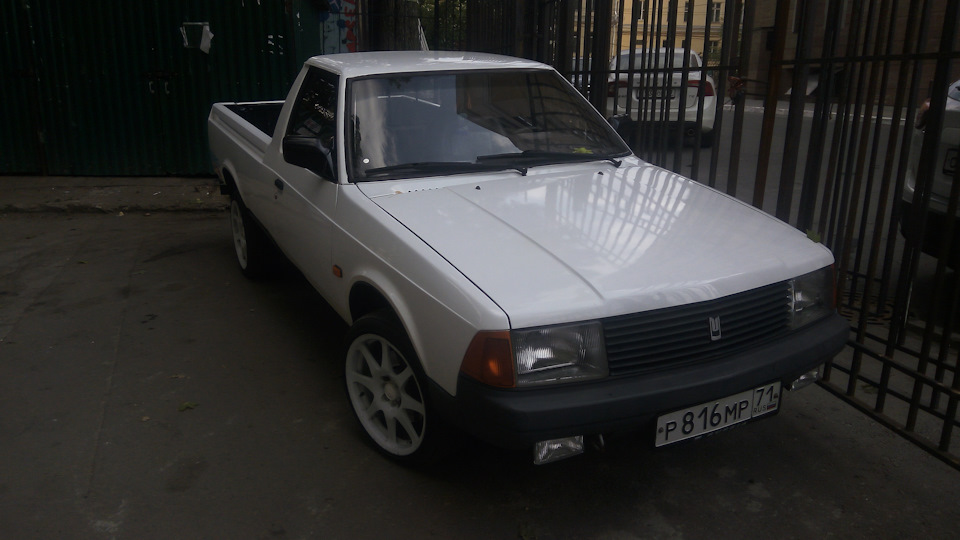 Москвич 2335