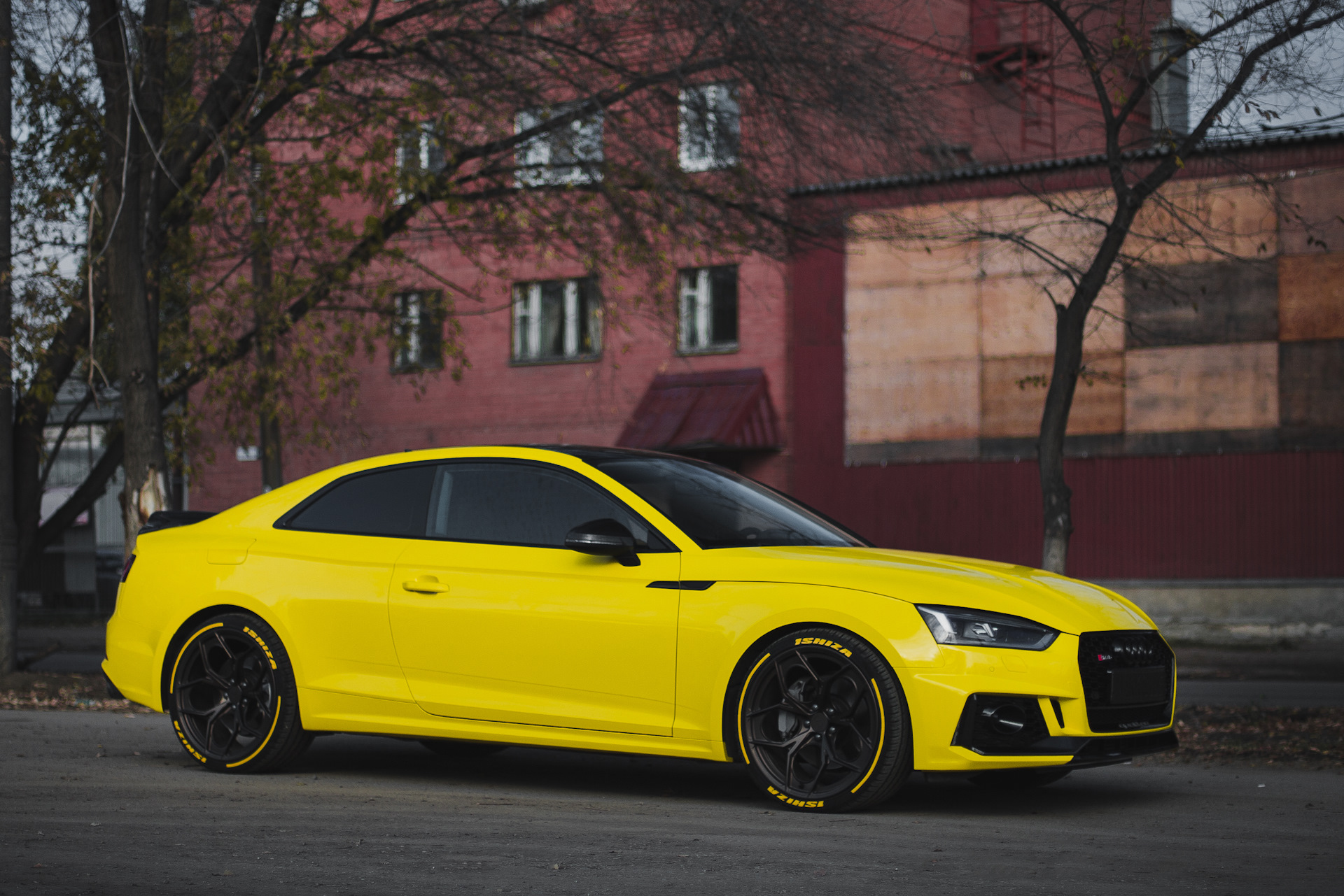 Желтая пятерка. Audi rs5 Yellow. Ауди а5 желтая. Ауди rs3 желтая. Ауди RS 5 желтая.