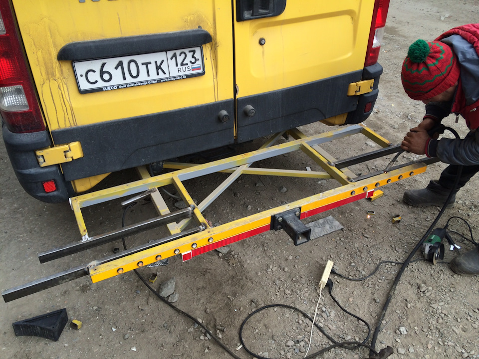 Установка мотоцикла на мотохвост. — Iveco Daily (4G), 2,3 л, 2007 года ...