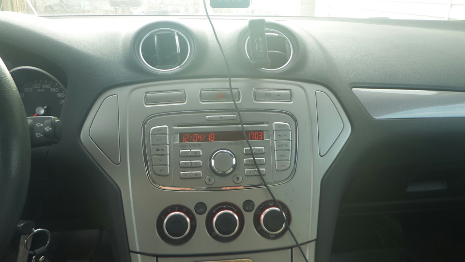 Как подключить USB к штатной магнитоле ? — DRIVE2