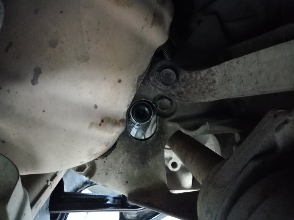 новая пробка на месте, затягивал, как и все остальные примерно 40 Нм — Nissan X-Trail II (t31)