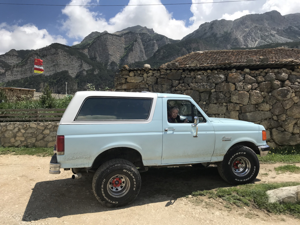 Ford Bronco Surf