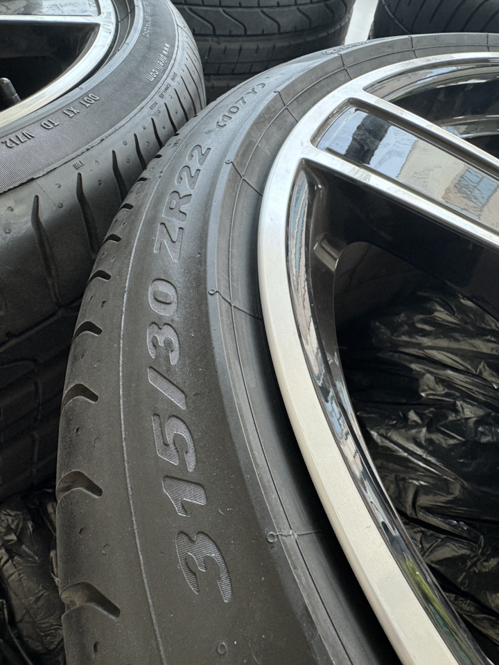 Шины летние Pirelli 315/30 R22, литые диски Porsche 11,5Jx22 ET52 5x130 ...