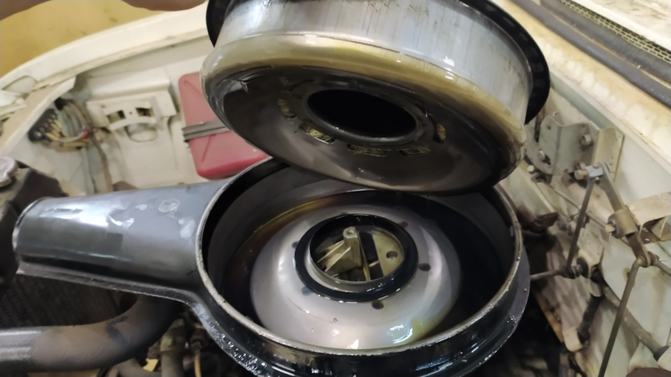 замена масла, ремонт карбюратора, бензонасоса, первый запуск за 30 лет ...