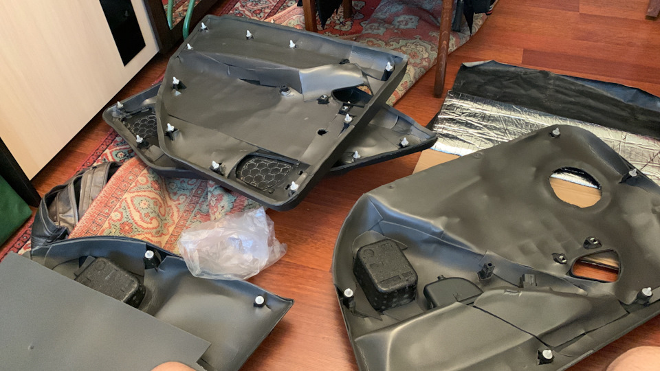 Утепление дверных карт — Lada Гранта лифтбек, 1,6 л, 2015 года | тюнинг ...