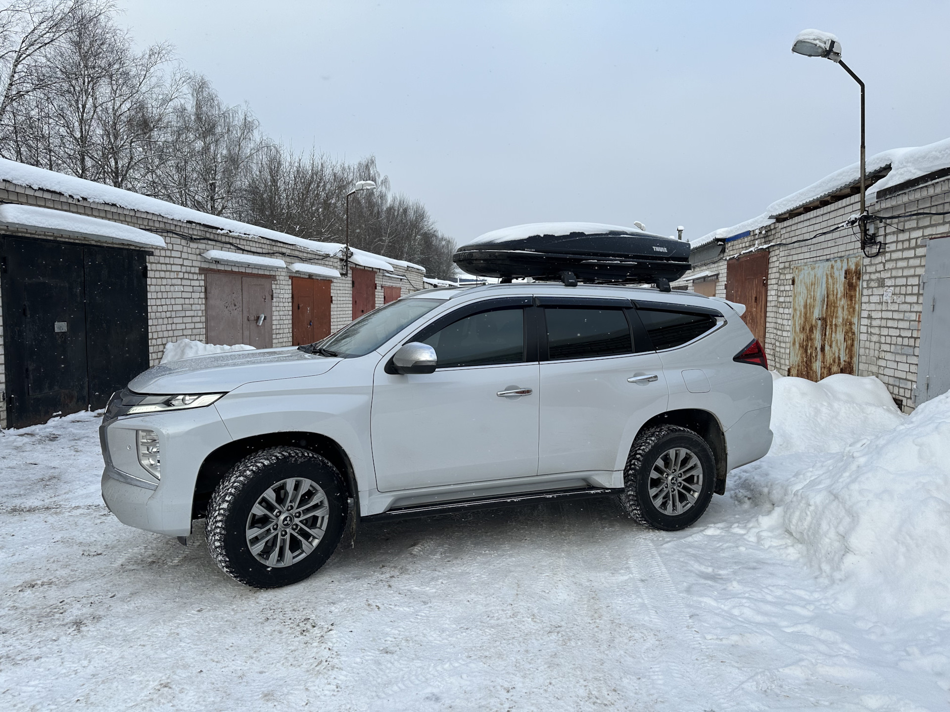 Рейлинги, оригинал!Установка и комплектующие — Mitsubishi Pajero Sport ...