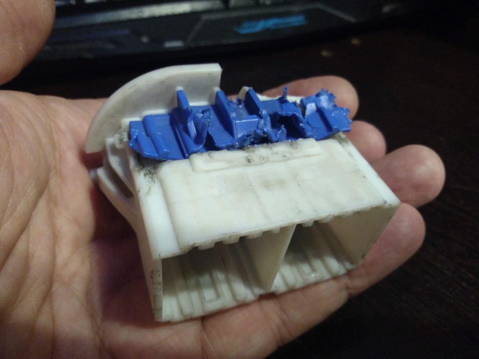 Желтые лампочки в габариты — Lada Приора седан, 1,6 л, 2007 года ...