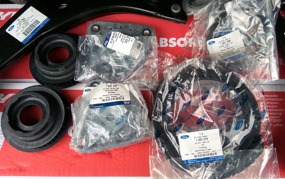 Фото в бортжурнале Ford Focus Hatchback II. Запчасти на фото: 5102Z4, 1820233, 1683279