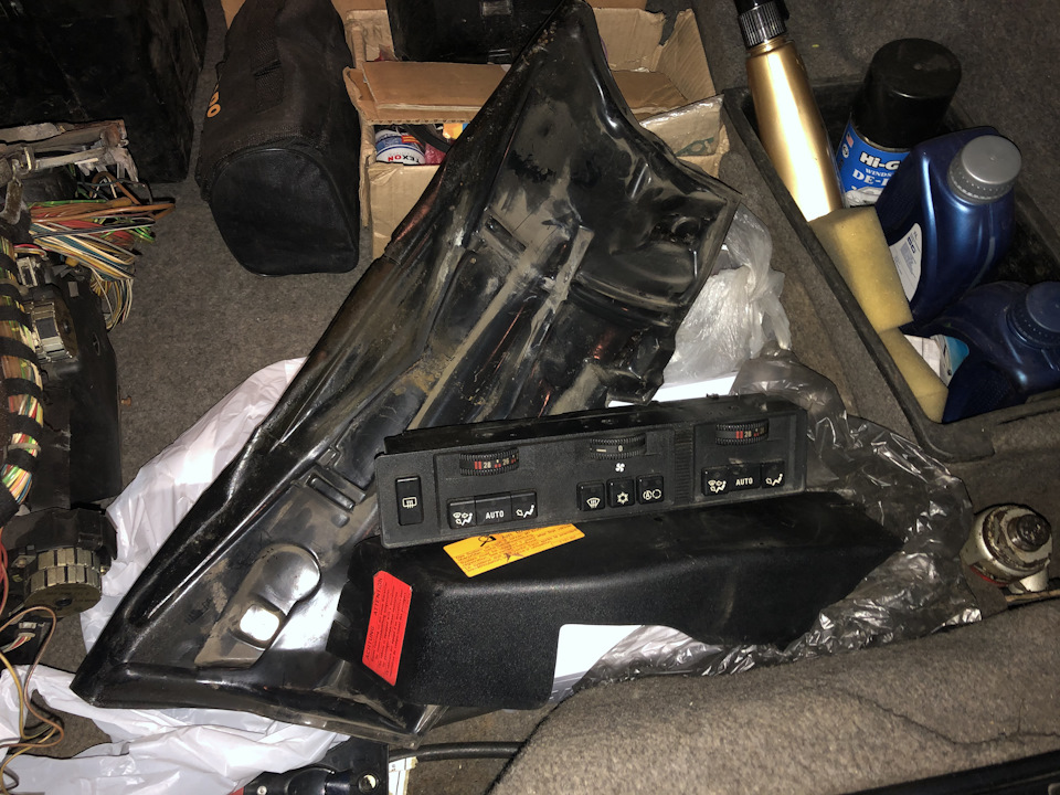 GiAAAgHig-A-960.jpg