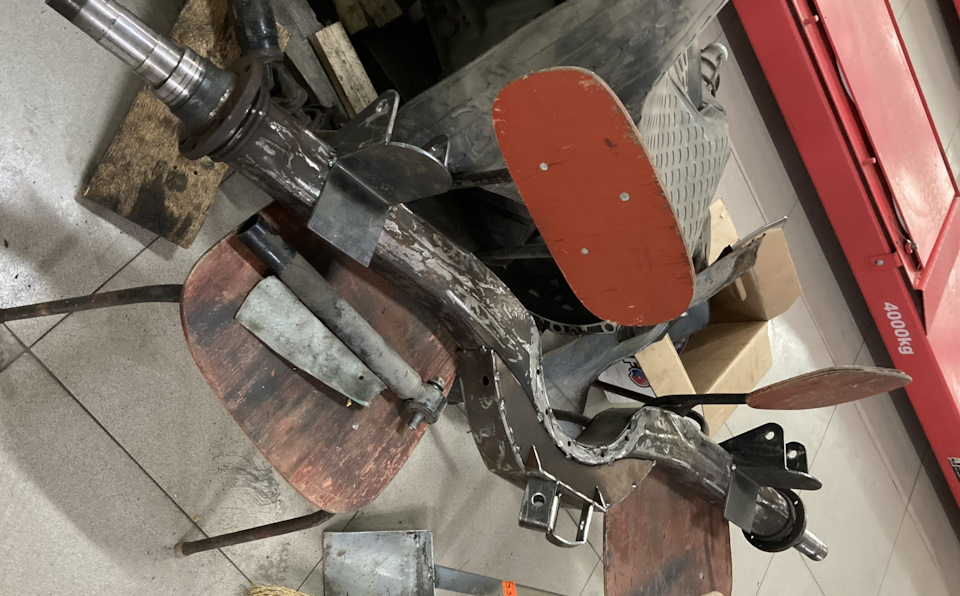 7 — CUSTOM TRUCK