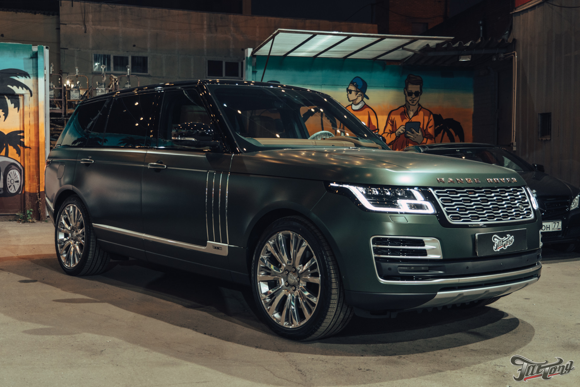 Установили выдвижные электрические пороги на роскошный Range Rover  SVAutobiography — FatTony на DRIVE2