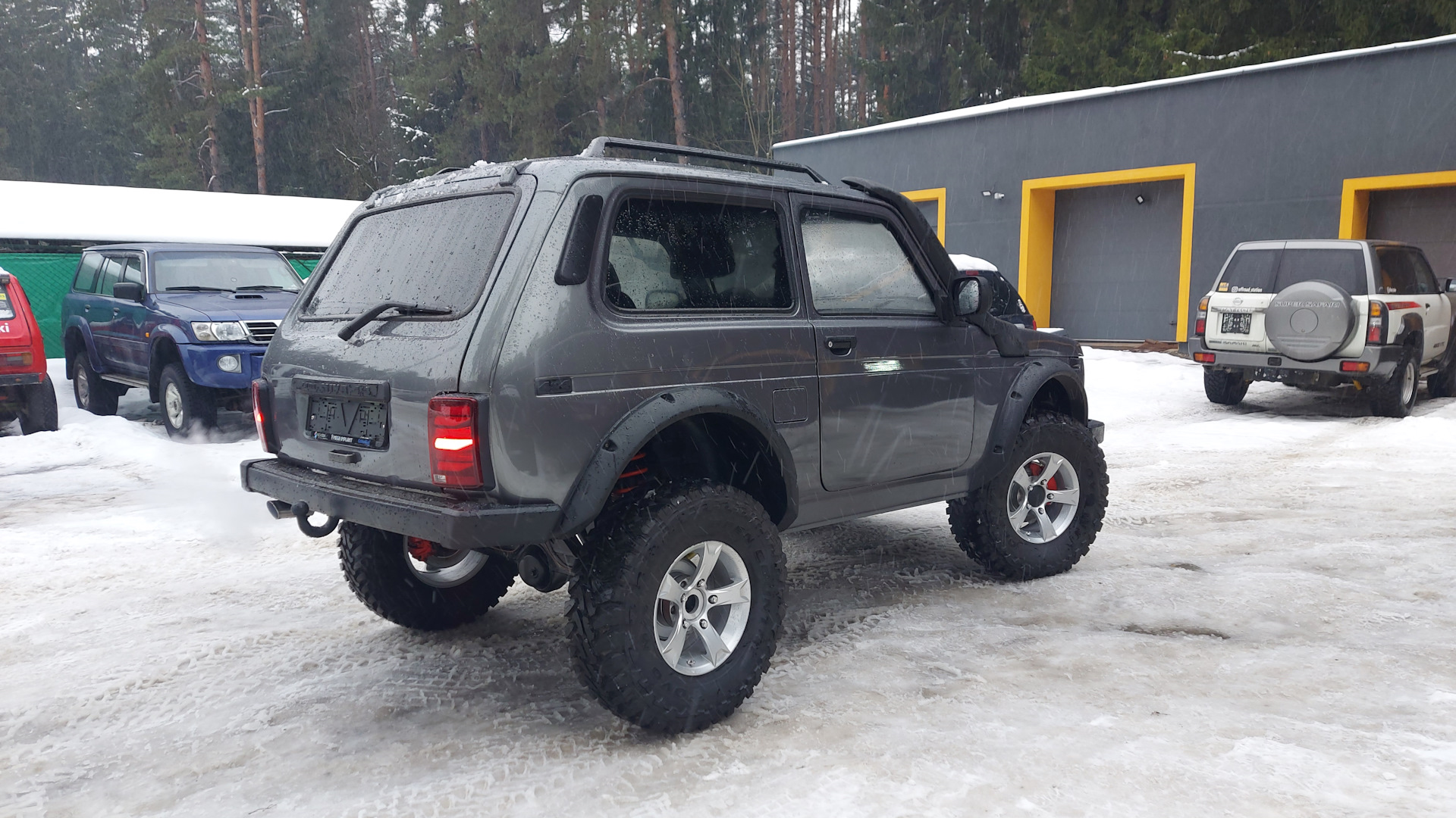 Lada 4x4 3D 1.7 бензиновый 2000 | 