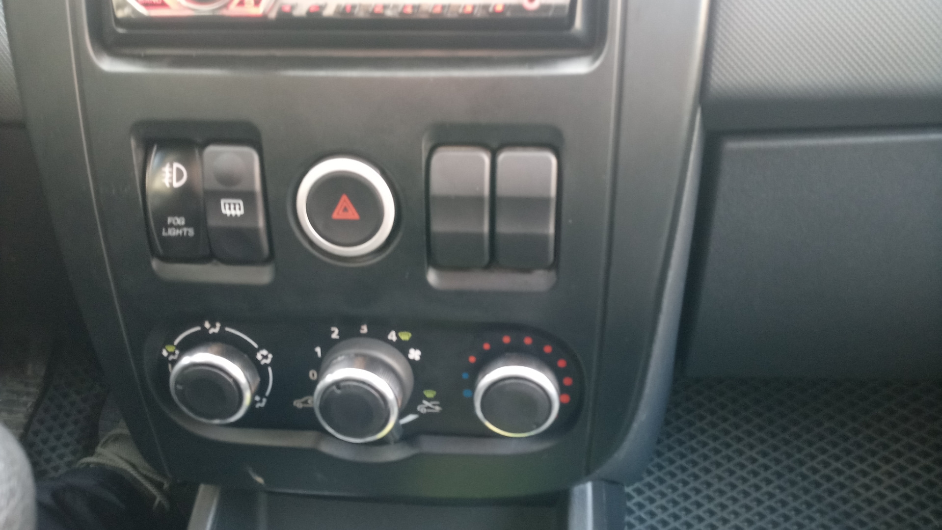 16 — Установка ручек печки от Ford — Lada Ларгус, 1,6 л, 2018 года ...