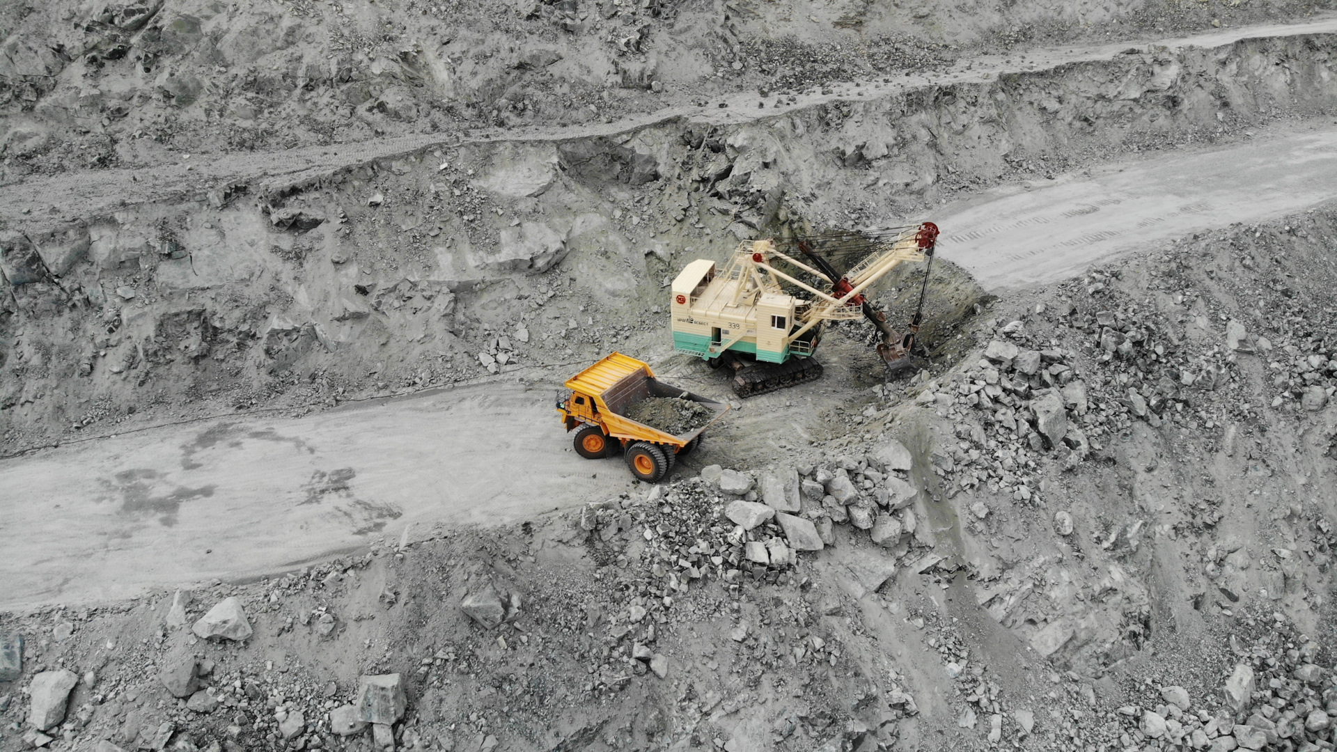 Крокидолит асбест. Сухой лог асбест. Асбест. Дворец культуры асбест фото парк. Плеханова 64 асбест.