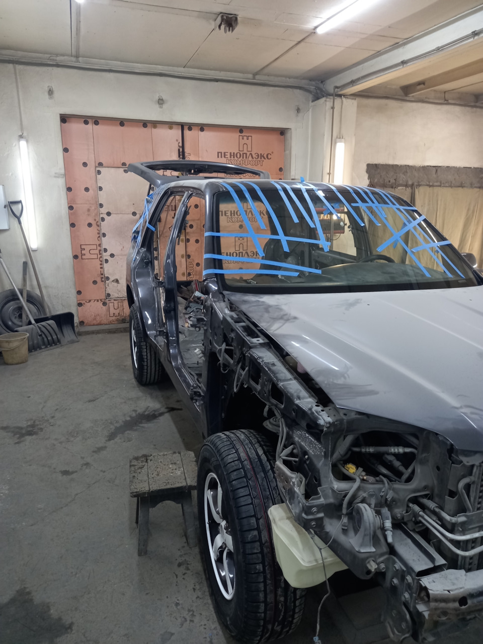 Вклейка стекол — Mazda Tribute, 2 л, 2003 года | другое | DRIVE2