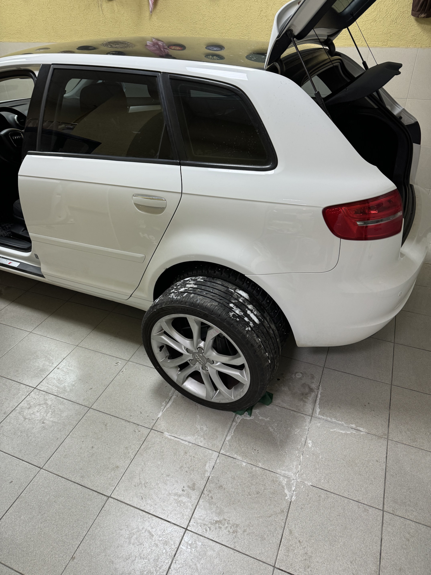 Kit 2 Spazzole Tergicristallo Aerodinamiche Per Audi A3 8P 8PA - Foto 3