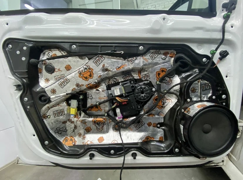 Шумоизоляция дверей — Volkswagen Passat Variant (B7), 1,4 л, 2011 года ...