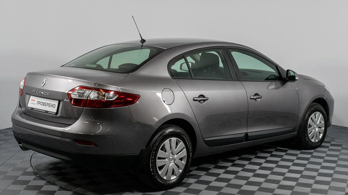 Renault fluence 1. Рено Флюенс хэтчбек. Рено Флюенс 2012. Тёмно серый Рено Флюенс. Рено Флюенс 2012 vs Пежо 408.