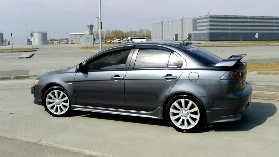 Серый митсубиси лансер 10 LkbAuto.ru