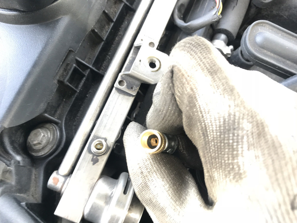 Чистка сетки бензонасоса+Замер давления в топливной рампе — BMW 3 ...