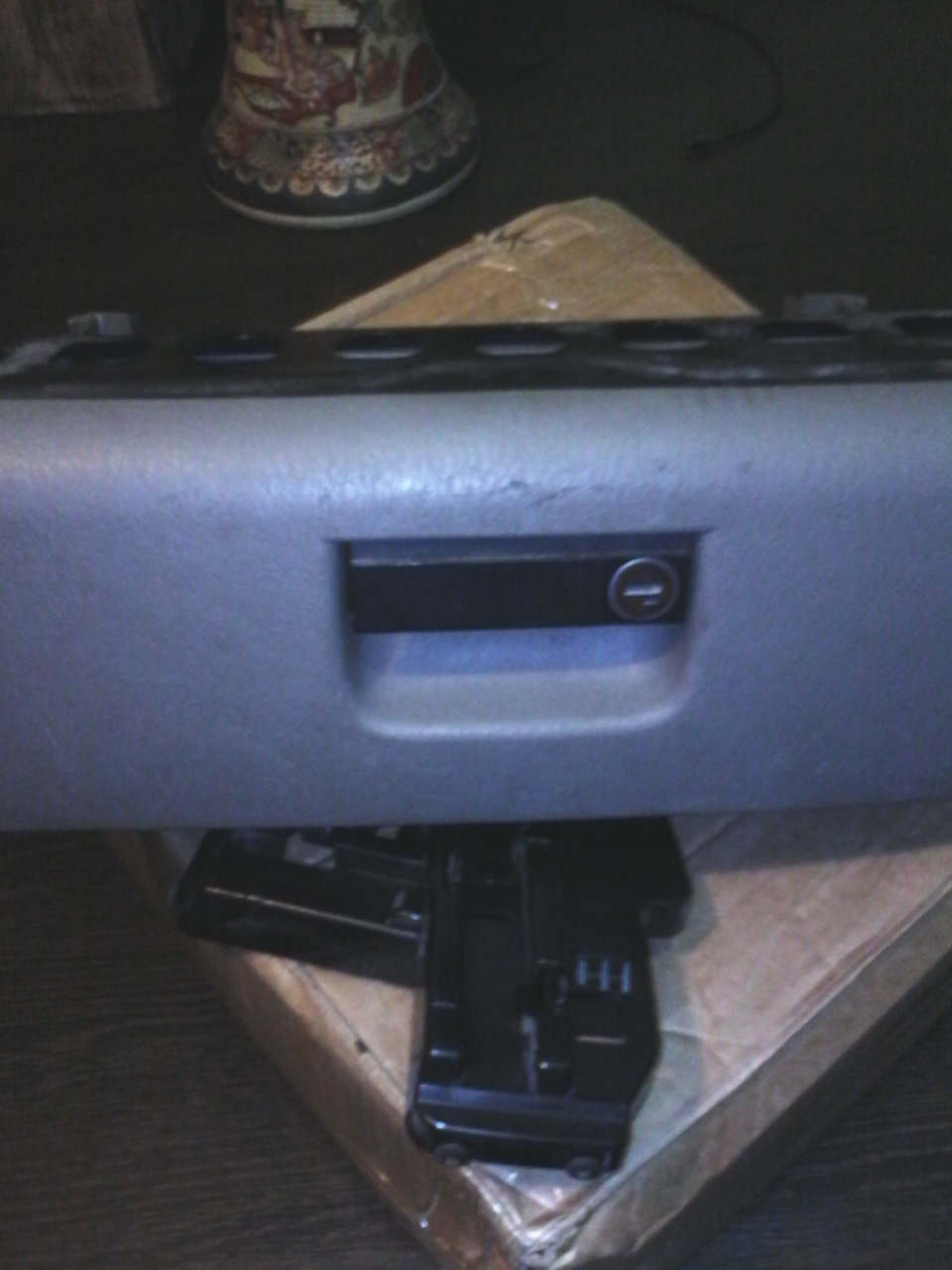 Второй ящик под сиденье.ч 2. — Dodge Caravan IV, 2,4 л, 2002 года ...