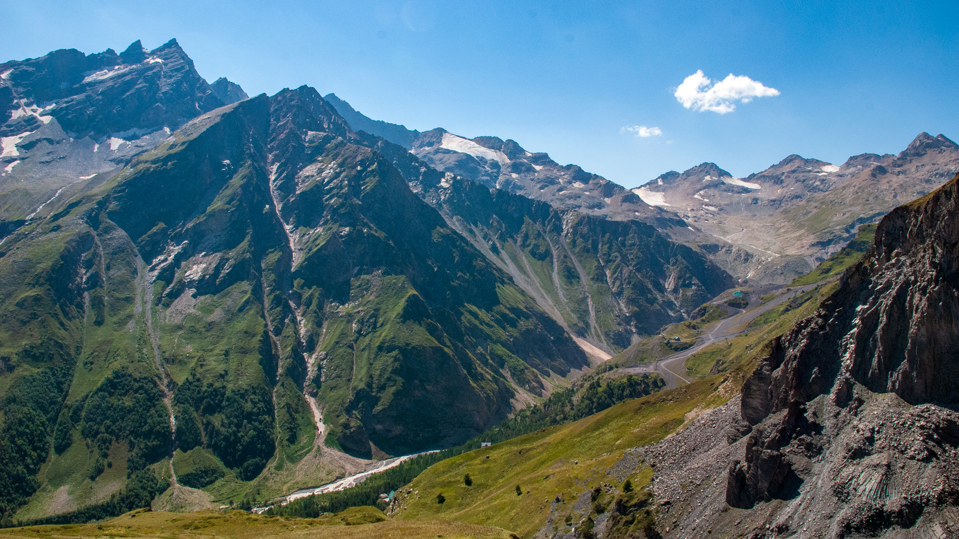 Какова высота кавказских гор. Западный Кавказ кавказские горы. Горы Западного Кавказа рельеф. Северная часть горы большого Кавказа.