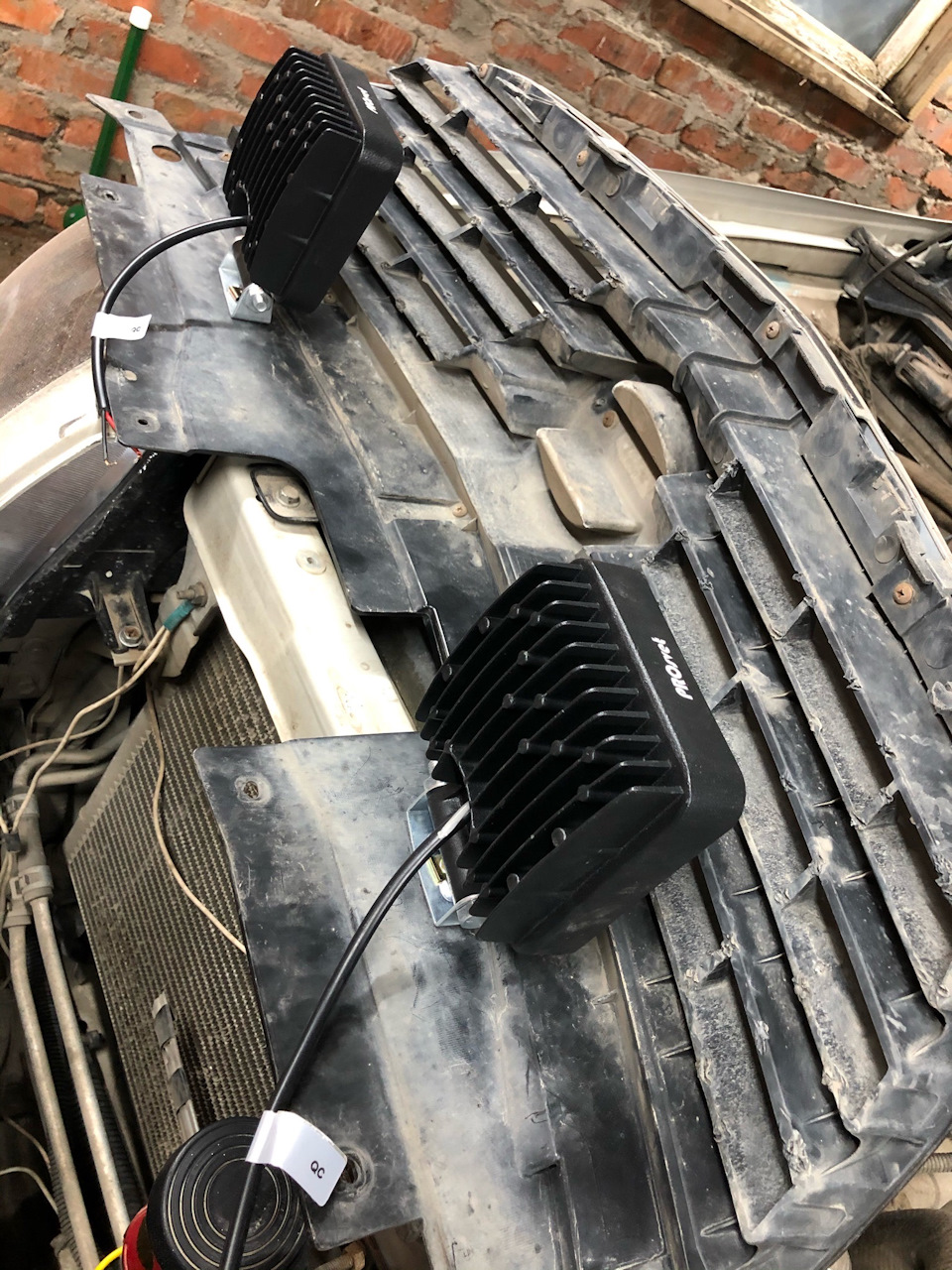 Установка прожекторов в верхнюю решетку (Вспышки ФСО 2 этаж) — Nissan ...