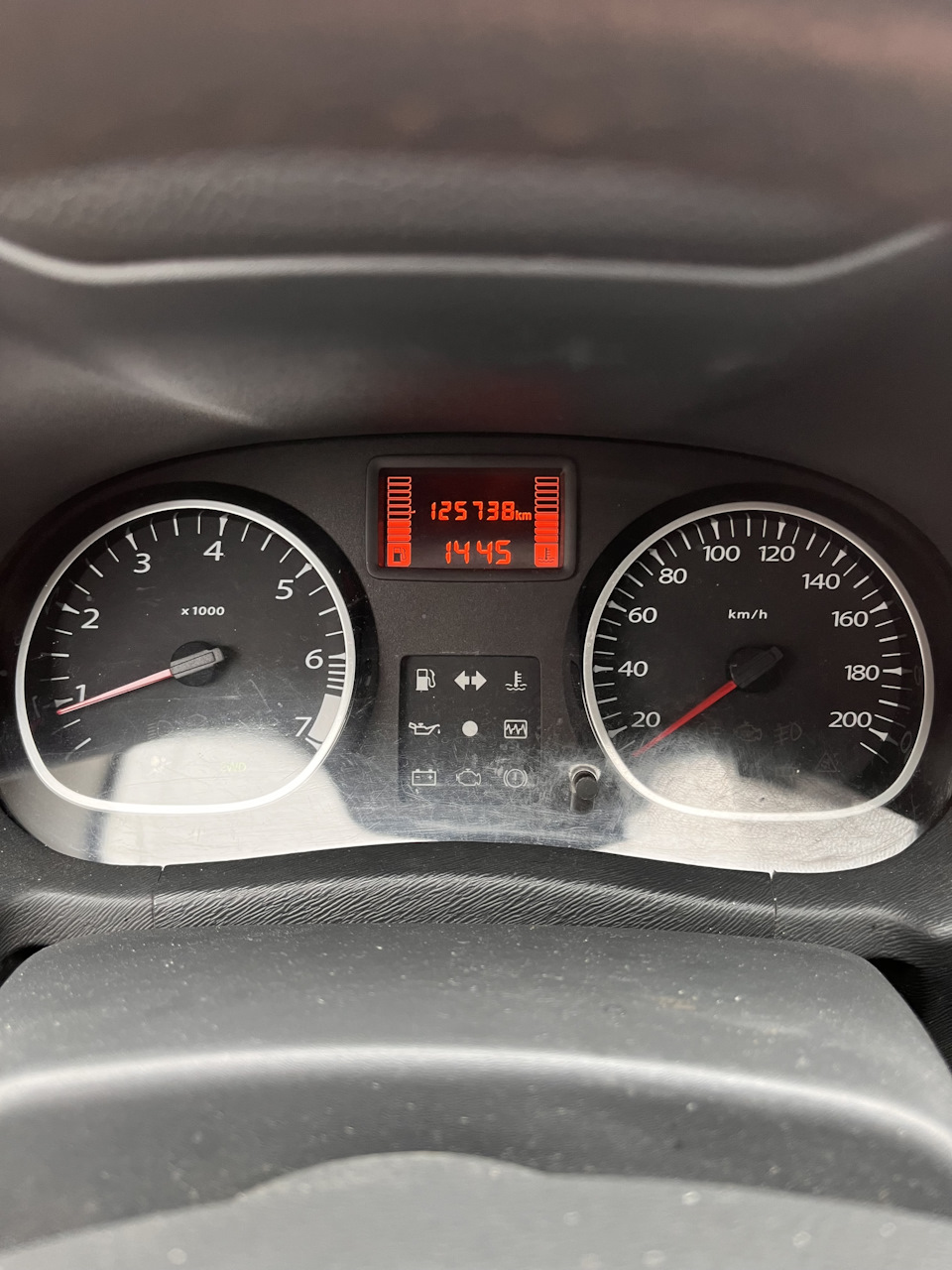 Масло. — Renault Duster (1G), 2 л, 2013 года | расходники | DRIVE2